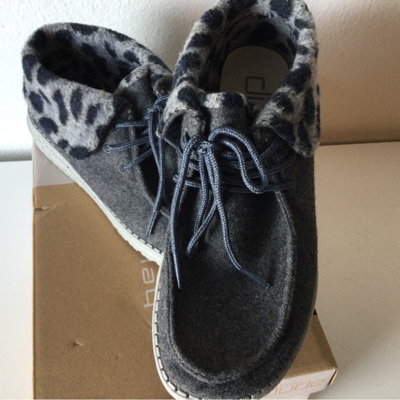 hey dude cheetah boots